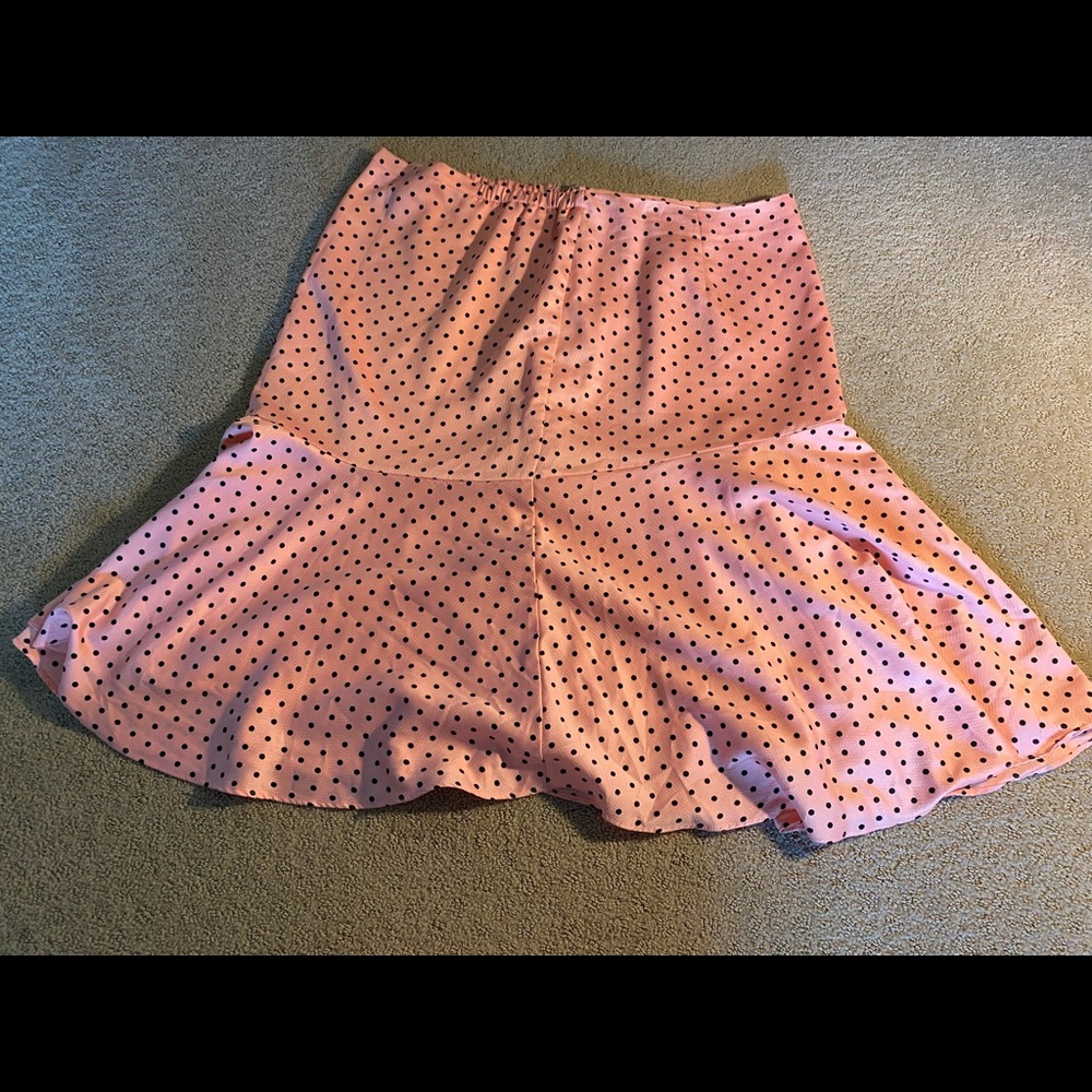 Jaclyn Smith midi-skirt. Pink with black polka dots.